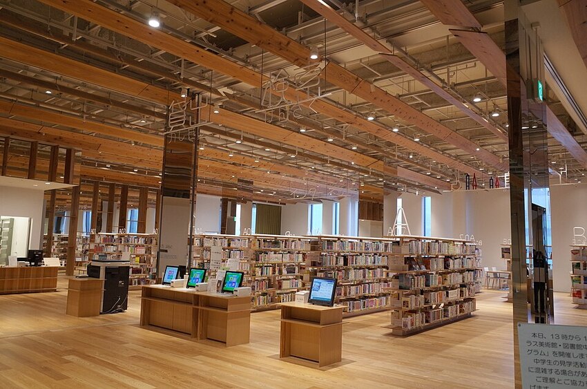 富山市ガラス美術館