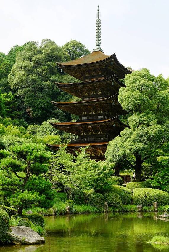 瑠璃光寺五重塔